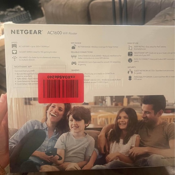 Netgear Dual-Band Black WiFi Router - Picture 3 of 4